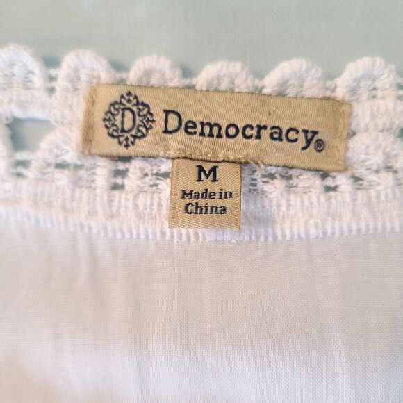 Democracy Crochet Lace Embroidered White Bell Sleeve Top Sz M Cottagecore Boho - Picture 8 of 10